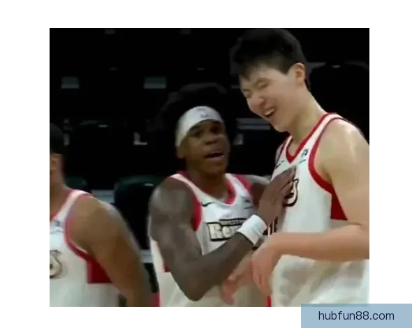 12.6秒关键绝杀杨瀚森奋力拼搏手臂血痕显现笑容依旧灿烂